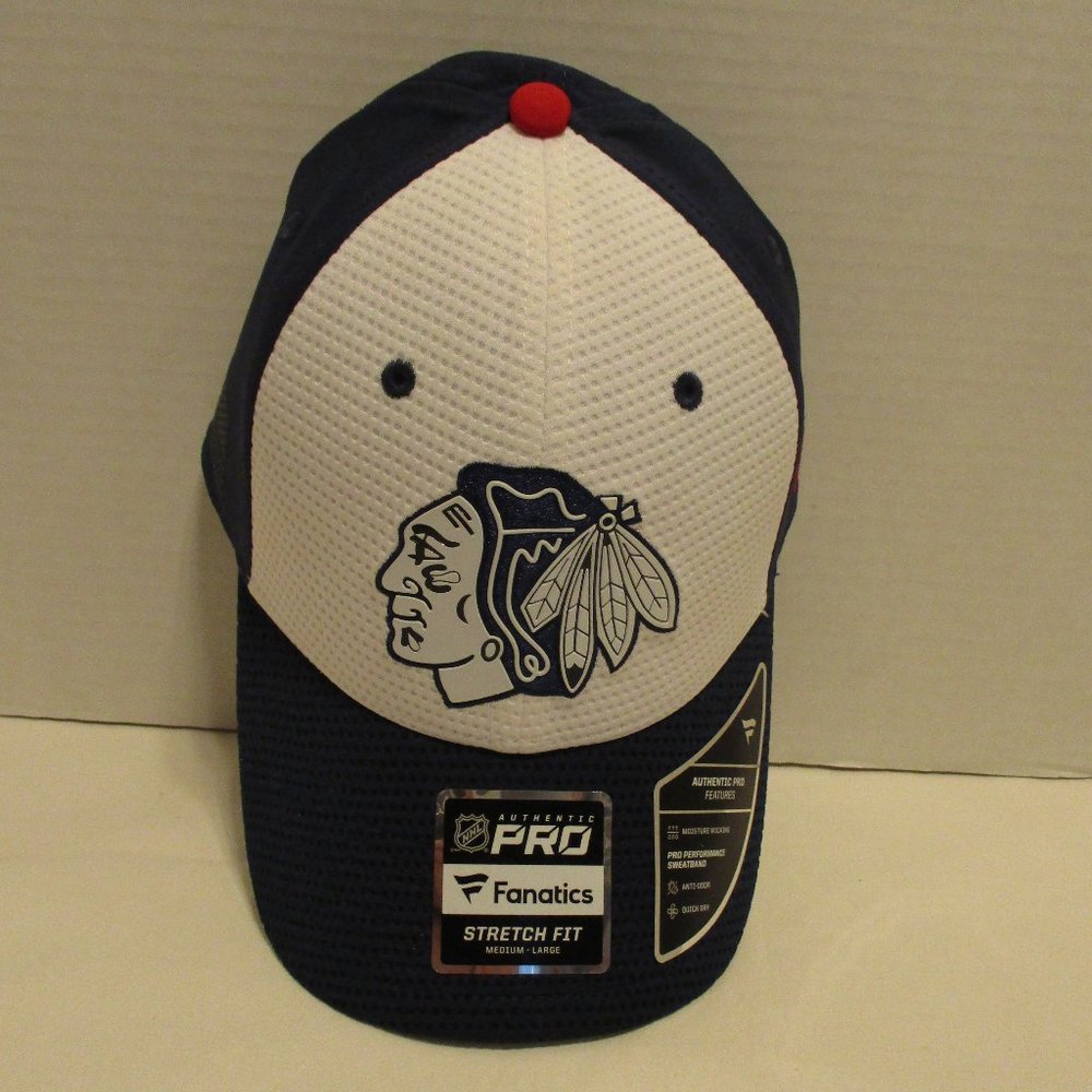 NHL Hat NEW Chicago Blackhawks Men Medium Large Red White Blue Ice Hockey Hat